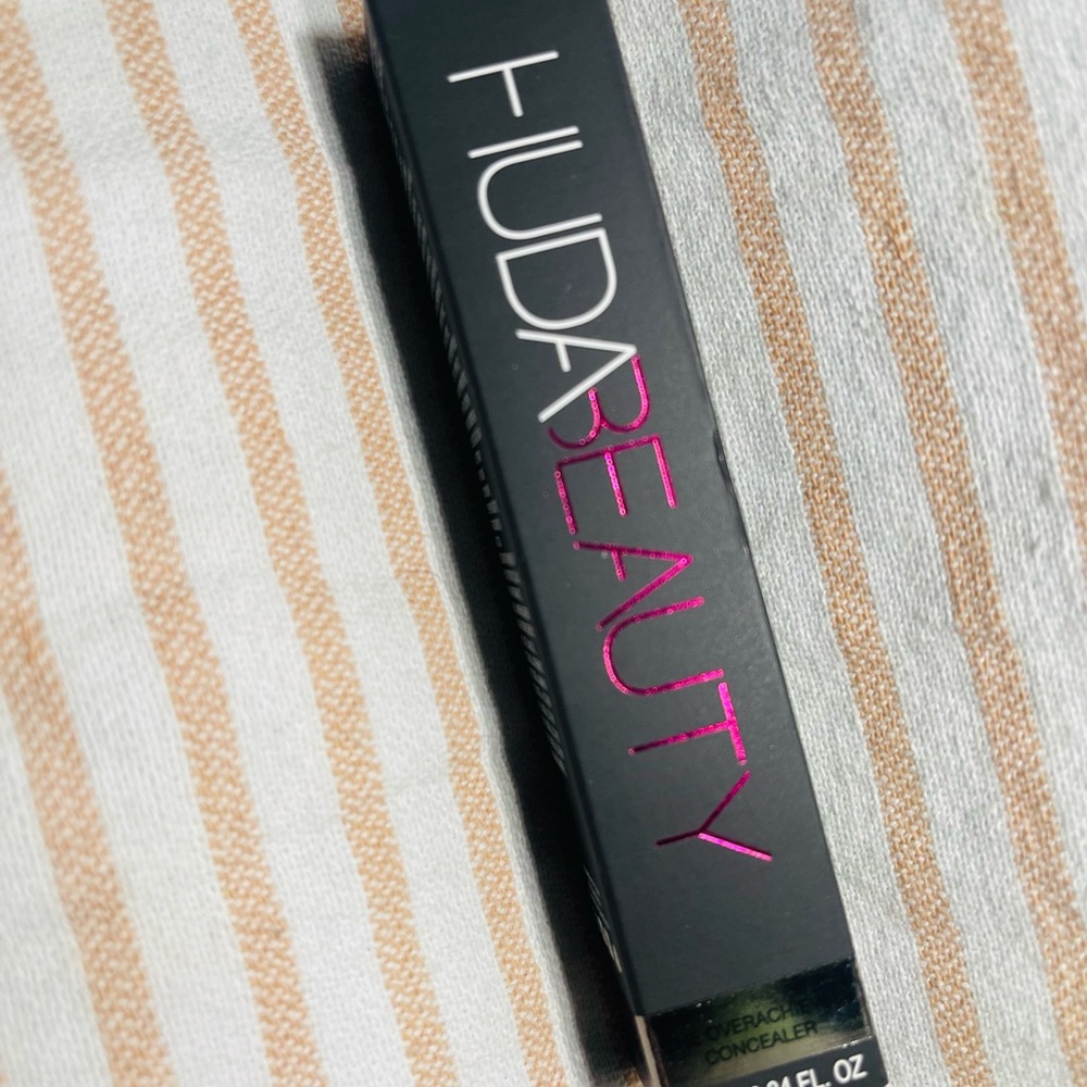 Huda Beauty The Over Achiever Concealer 38R CHOCOLATE CHIP